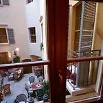 Ξενοδοχείο Kolegiacki 4*