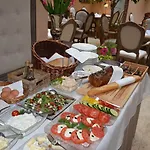 Ξενοδοχείο Kolegiacki 4*