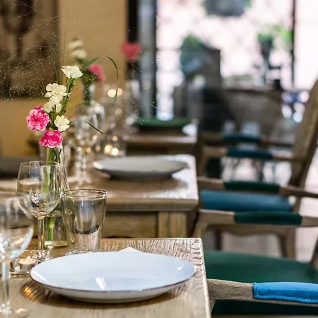 فندق Kolegiacki بوزنان