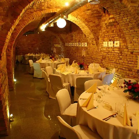 Hotell Kolegiacki 4*