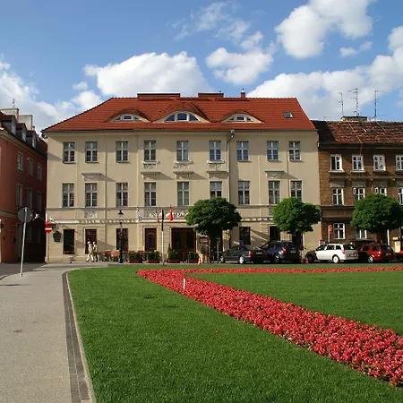 Kolegiacki 4* Poznań