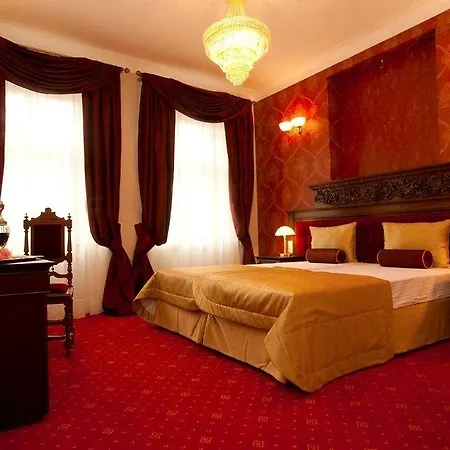 Kolegiacki Otel