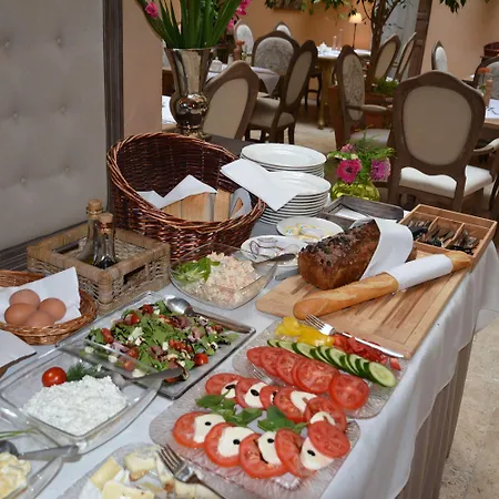 Hotel Kolegiacki 4*