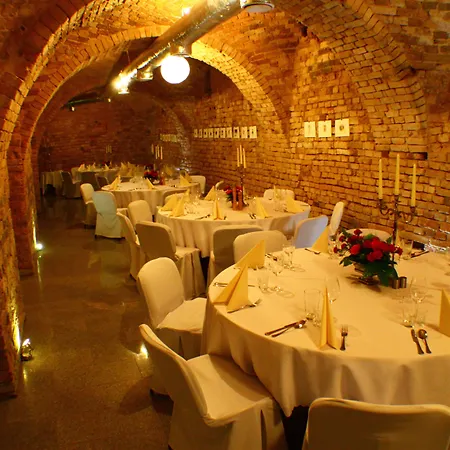 Kolegiacki Hotell 4*