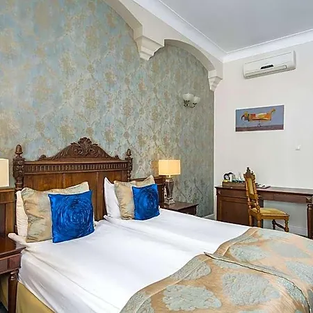 Otel Kolegiacki