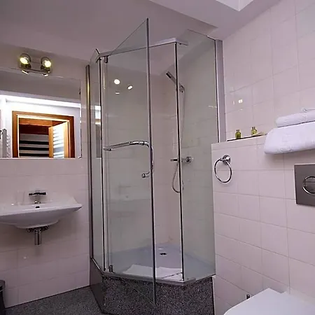 Otel Kolegiacki
