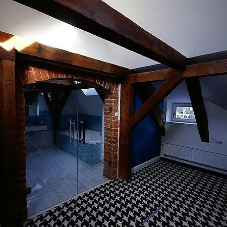 Kolegiacki 4* Poznań
