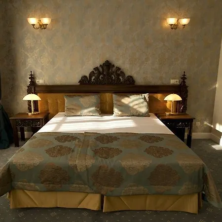 Kolegiacki Hotell 4*