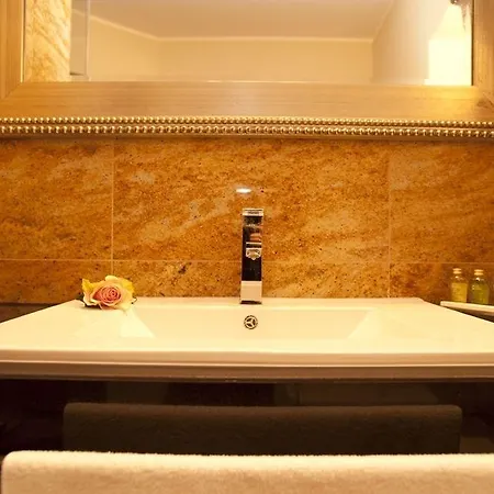 Kolegiacki Hotell 4*