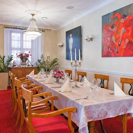 فندق Kolegiacki بوزنان