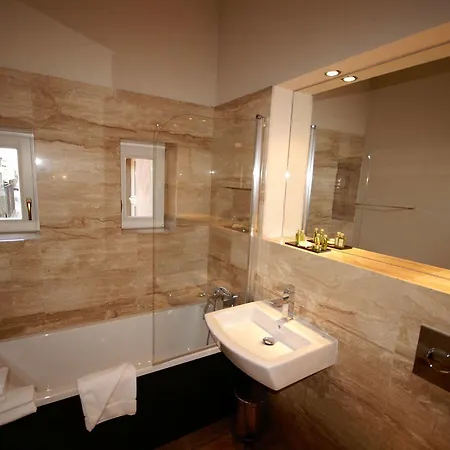 Kolegiacki Hotell