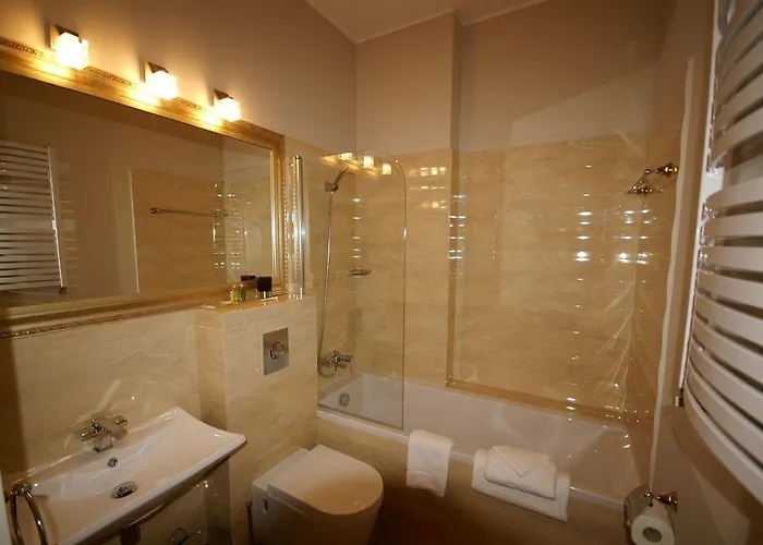 Hotell Kolegiacki 4*