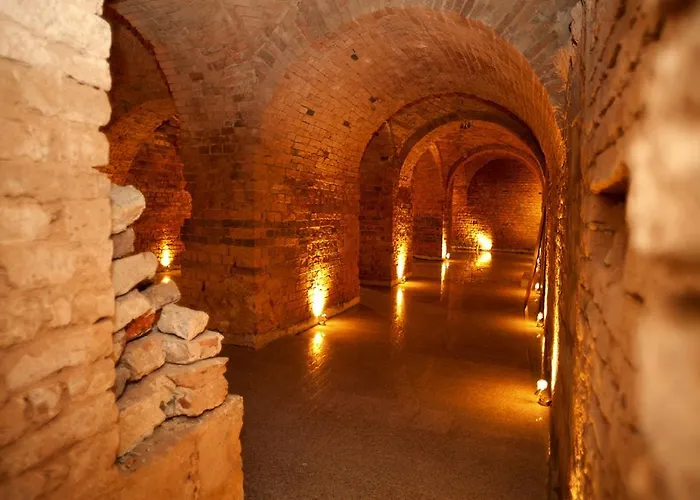 Kolegiacki Hotell 4*